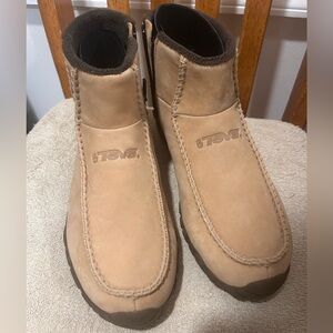 TEVA WOMEN'S SZ 9 MOCCASIN ANKLE BOOTS LEATHER WATERPROOF 6852